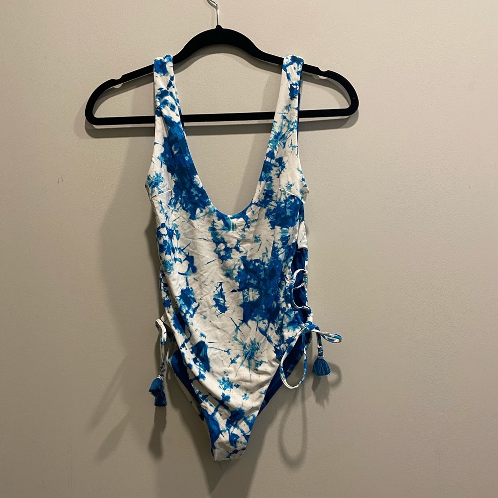 One piece fashion bikini size small